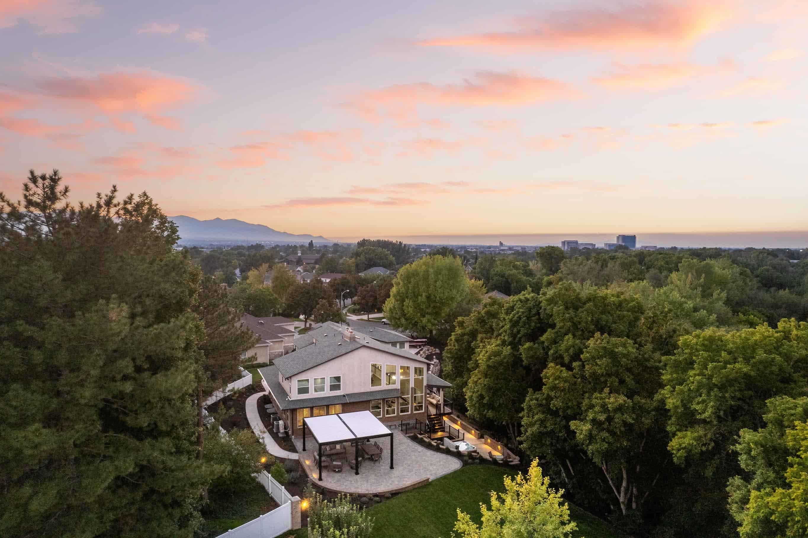 Central Valley Hub: Industry, Neighborhoods and Gentle Slopes